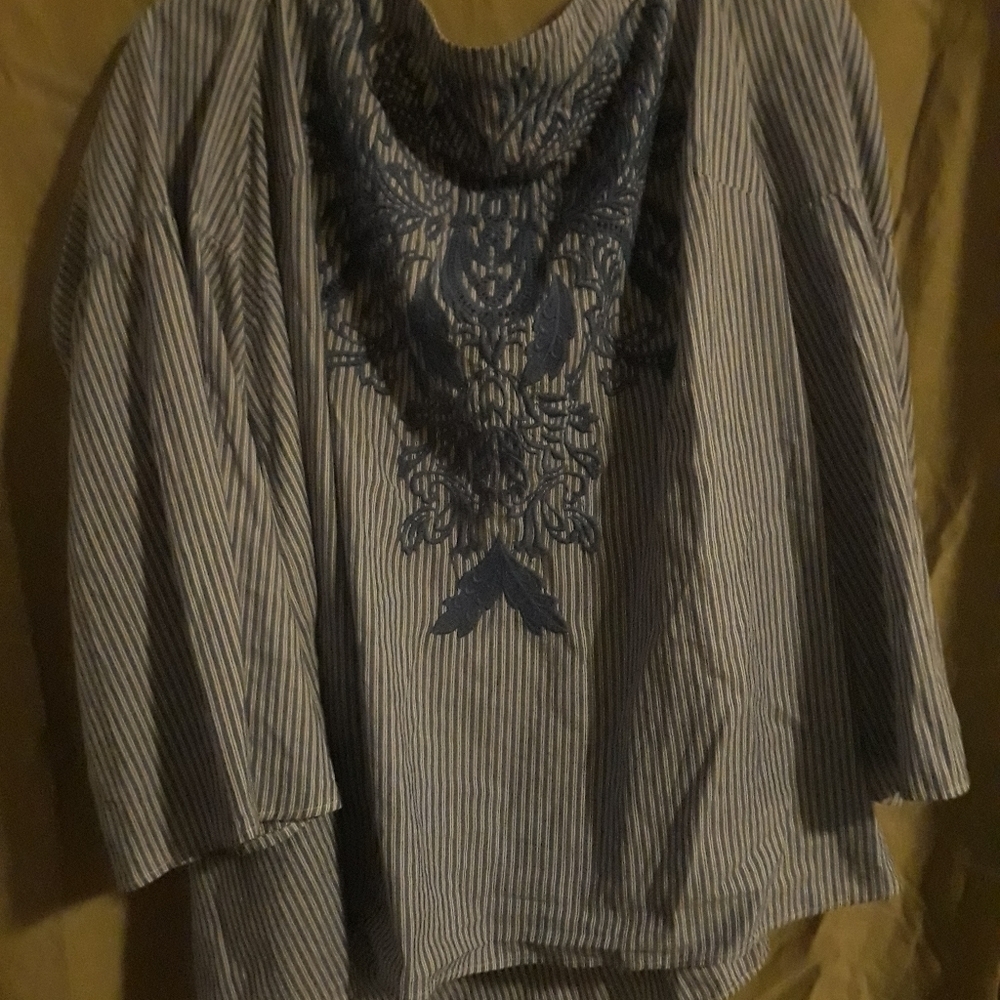 International concepts size 1X off the shoulder blue and white striped 5/$25